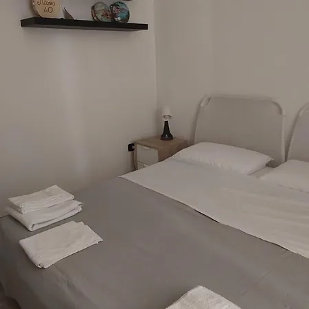 Di F Nápoly